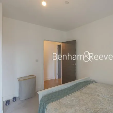 Image 7 - 10 Brackenbury Road, London, W6 0BG, United Kingdom - Apartment for rent