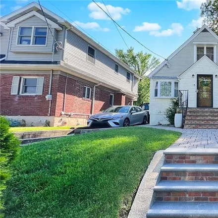 Buy this 4 bed house on 28 Renwick Avenue in New York, NY 10301