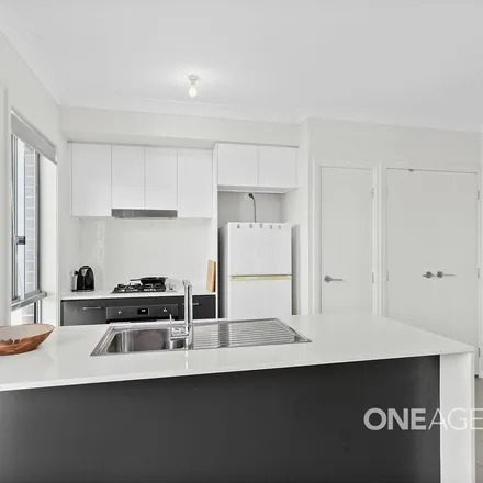 Image 5 - Throsby Avenue, Horsley NSW 2530, Australia - Apartment for rent