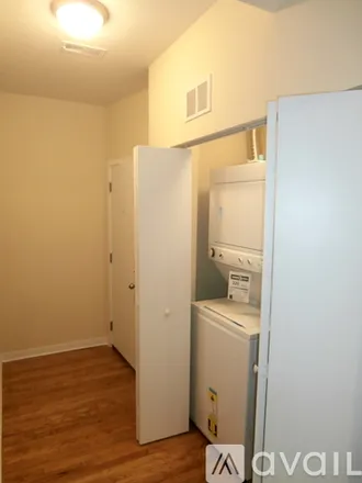 Image 7 - 6975 N Greenview Ave, Unit 2N - Apartment for rent