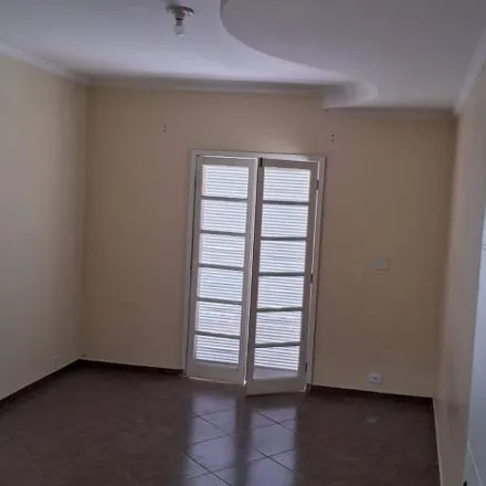 Rent this 3 bed house on Boulevard Mikail Shopping in Estrada do Zircônio 246, Ivernada