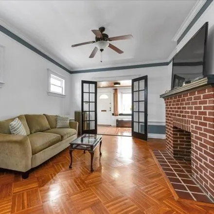 Image 4 - 3915 Avenue I, Brooklyn, New York, 11210 - House for sale