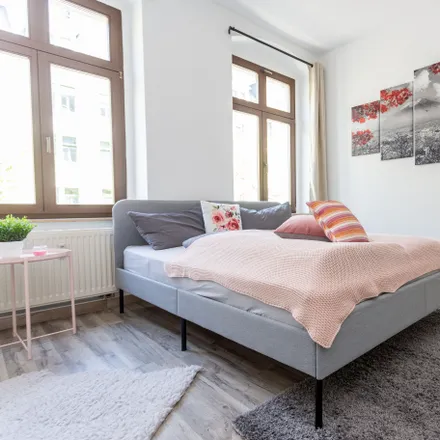 Rent this 3 bed apartment on Zöllnerstraße 25 in 09111 Chemnitz, Germany