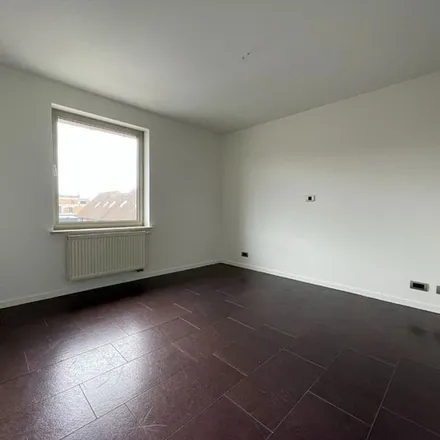 Rent this 4 bed apartment on Getouwstraat 26 in 8800 Roeselare, Belgium