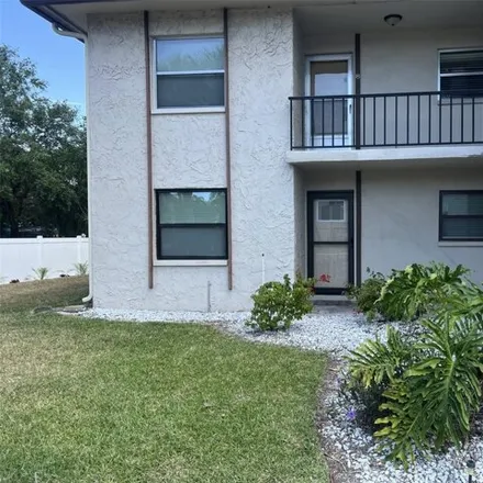 Rent this 2 bed condo on unnamed road in Largo, FL 33771