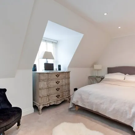 Rent this 1 bed apartment on Mayfair Chambers in 15 Grosvenor Hill, London