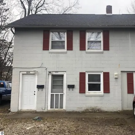 Buy this 4 bed house on 1037 South Lansing Street in Mount Pleasant, MI 48858