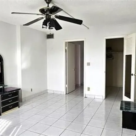 Image 9 - 1348 Northeast 4th Street, Hallandale Beach, FL 33009, USA - Condo for rent