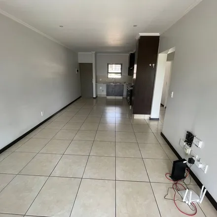 Image 3 - unnamed road, Barbeque Downs, Randburg, South Africa - Apartment for rent