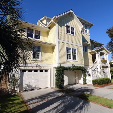 Buy this 5 bed house on 2 Lindy Lane in Wrightsville Beach, New Hanover County