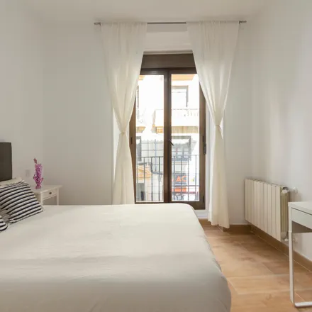 Image 3 - Madrid, Calle de Santa Isabel, 32, 28012 Madrid - Room for rent