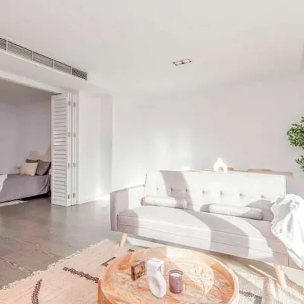 Image 3 - Melia Castilla, Calle del Poeta Joan Maragall, 43, 28020 Madrid, Spain - Apartment for rent