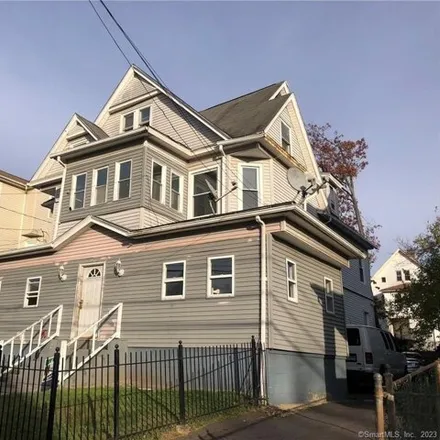 Buy this 9 bed house on 112 Oakland Terrace in Hartford, CT 06112