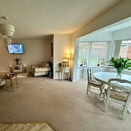 Image 9 - Lifestyle Express, Roman Road, Middlesbrough, TS5 6DY, United Kingdom - Apartment for sale