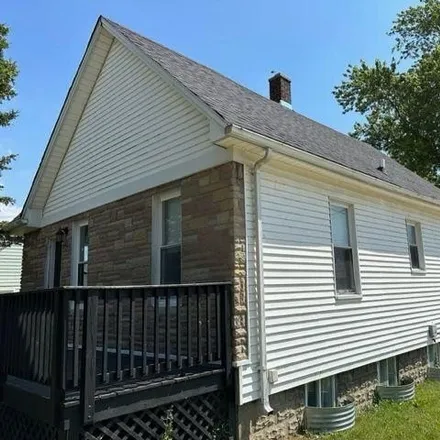 Image 2 - 261 Detroit Street, Trenton, MI 48183, USA - House for sale