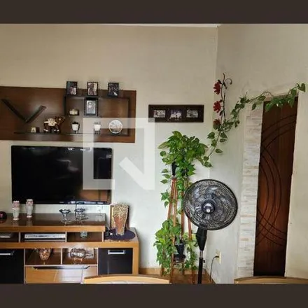 Rent this 2 bed apartment on Rua Princesa Isabel in Fátima, Niterói - RJ