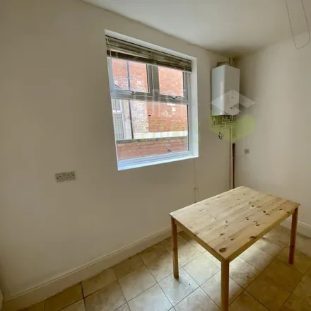 Image 4 - Avon Street, Leicester, LE2 1BB, United Kingdom - Townhouse for rent
