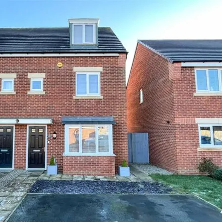 Buy this 3 bed duplex on Frankland Chase in Great Harwood, BB6 7FQ
