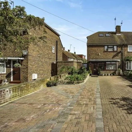 Buy this 3 bed duplex on unnamed road in Howbury, London