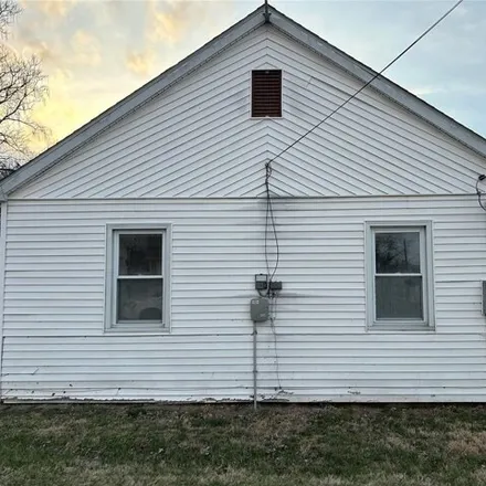 Image 3 - 124 West Hale Street, Goreville, Johnson County, IL 62939, USA - House for sale