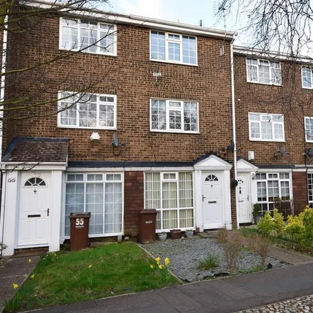 Rent this 3 bed townhouse on Tilbury Road in Rainham, ME8 7PX