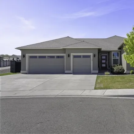 Buy this 4 bed house on 1198 South Kansas Court in Kennewick, WA 99338