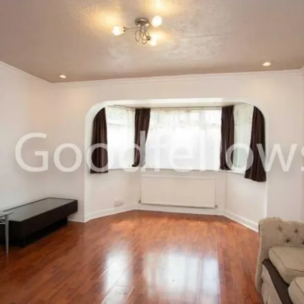 Image 4 - Birch Walk, Lonesome, London, CR4 1AW, United Kingdom - House for rent