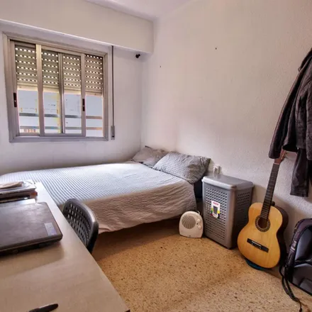 Rent this 7 bed apartment on Carrer de l'Explorador Andrés in 6, 46022 Valencia