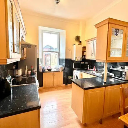 Rent this 5 bed apartment on Baliol Street in Glasgow, G3 6ED