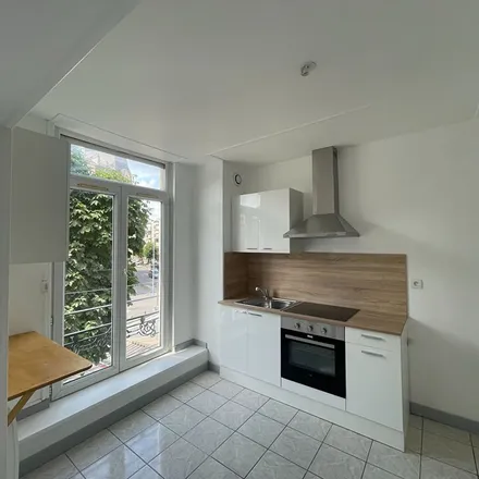 Rent this 3 bed apartment on 4 Rue de Mantoue in 08000 Charleville-Mézières, France