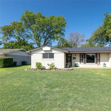 Buy this 3 bed house on 5324 Keswick Avenue in Fort Worth, TX 76133