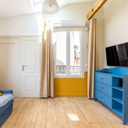 Image 9 - 19 Rue d'Athènes, 75009 Paris, France - Apartment for rent
