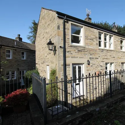 Rent this 3 bed duplex on Pear Tree Court in Silsden, BD20 9PG