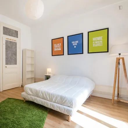 Rent this 3 bed room on 14 Rue de la Quarantaine in 69005 Lyon, France