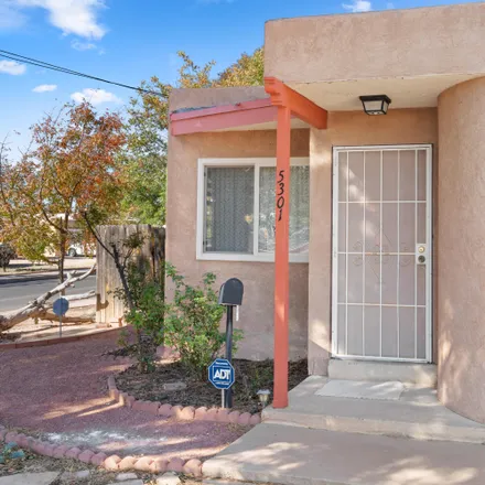 Image 4 - 5301 Trumbull Avenue Southeast, Albuquerque, NM 87108, USA - Townhouse for sale