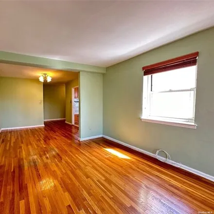 Image 6 - 29-30 138th Street, New York, NY 11354, USA - Apartment for sale