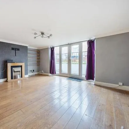 Image 3 - 5 Dagmar Mews, Auckland Road East, Portsmouth, PO5 2HD, United Kingdom - Apartment for sale