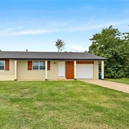 Buy this 3 bed house on 1004 SE Moberly Ln in Bentonville, Arkansas