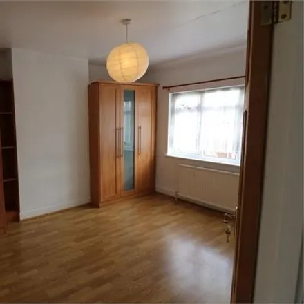 Image 7 - Monarch's Way, Waltham Cross, EN8 7TH, United Kingdom - Townhouse for rent