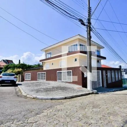 Rent this 4 bed house on Rua 23 de Março in Itaguaçu, Florianópolis - SC
