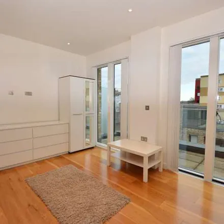 Image 2 - Wells Court, Bristol Walk, London, NW6 5FH, United Kingdom - Apartment for rent