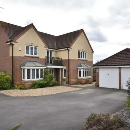 Buy this 5 bed house on 14 Oakfield Road in Fernwood, NG24 3FT