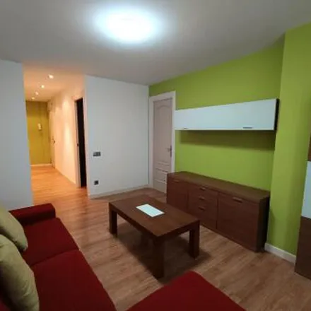 Rent this 3 bed apartment on Paseo de los Enamorados in 35, 31014 Pamplona