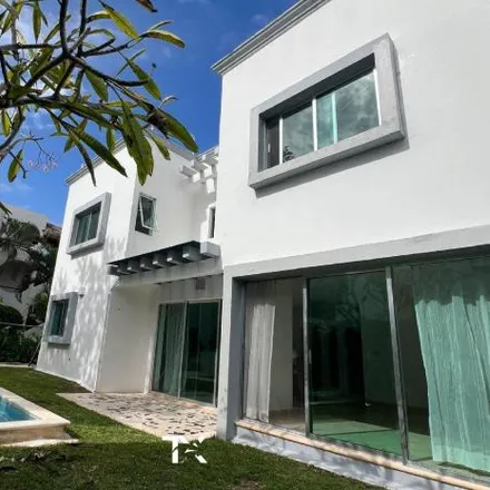 Rent this 4 bed house on Avenida Paseo Uxmal in Playacar Fase 2, 77717 Playa del Carmen