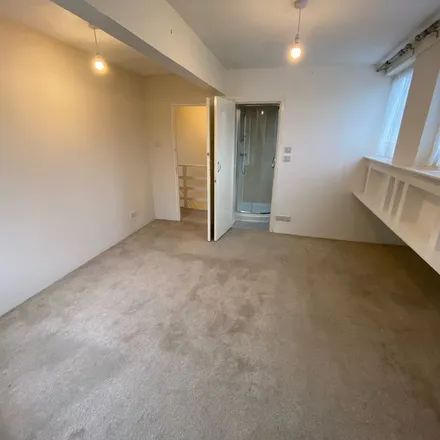 Rent this 4 bed apartment on 278 Ellesmere Road North in Sheffield, S4 7DQ