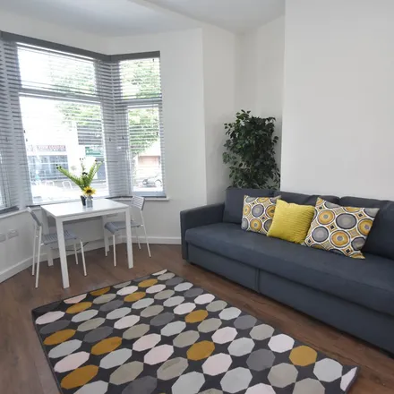 Rent this 1 bed townhouse on Treorky Street in Cardiff Cycleway 1, Cardiff