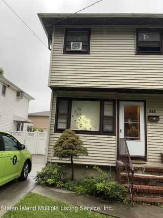 Buy this 3 bed house on 362 Lincoln Avenue in New York, NY 10306