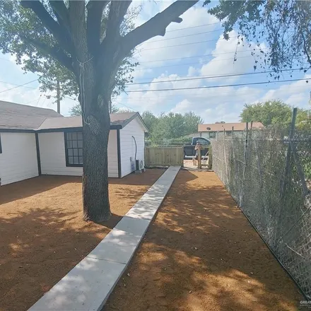 Image 5 - 2143 Kendlewood Avenue, North Depot Road Colonia, McAllen, TX 78501, USA - House for sale