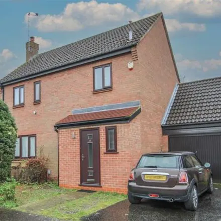 Buy this 3 bed house on Brackens Drive in Warley, CM14 5UE