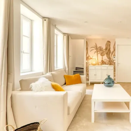 Rent this 1 bed apartment on 9 Rue Paul Séramy in 77300 Fontainebleau, France